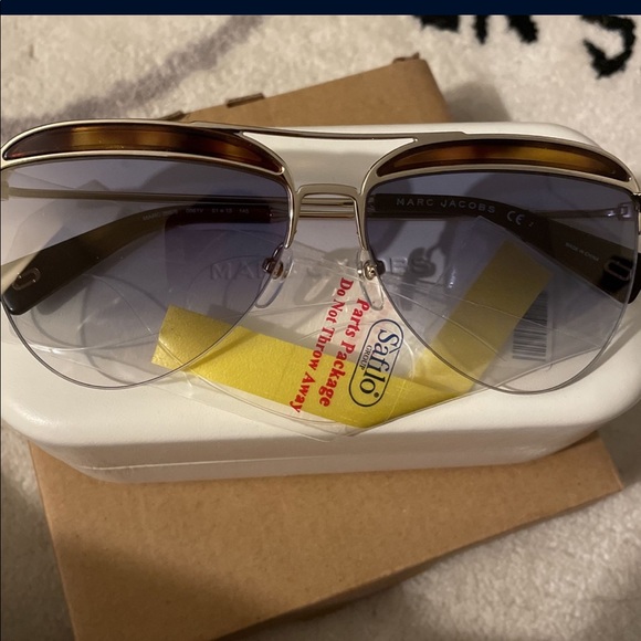 Marc Jacob’s sunglasses main image 5